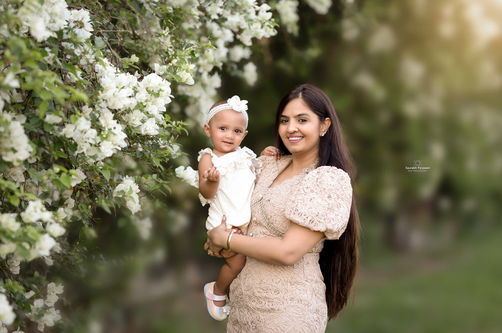 Family Session (Indoor + Outdoor)