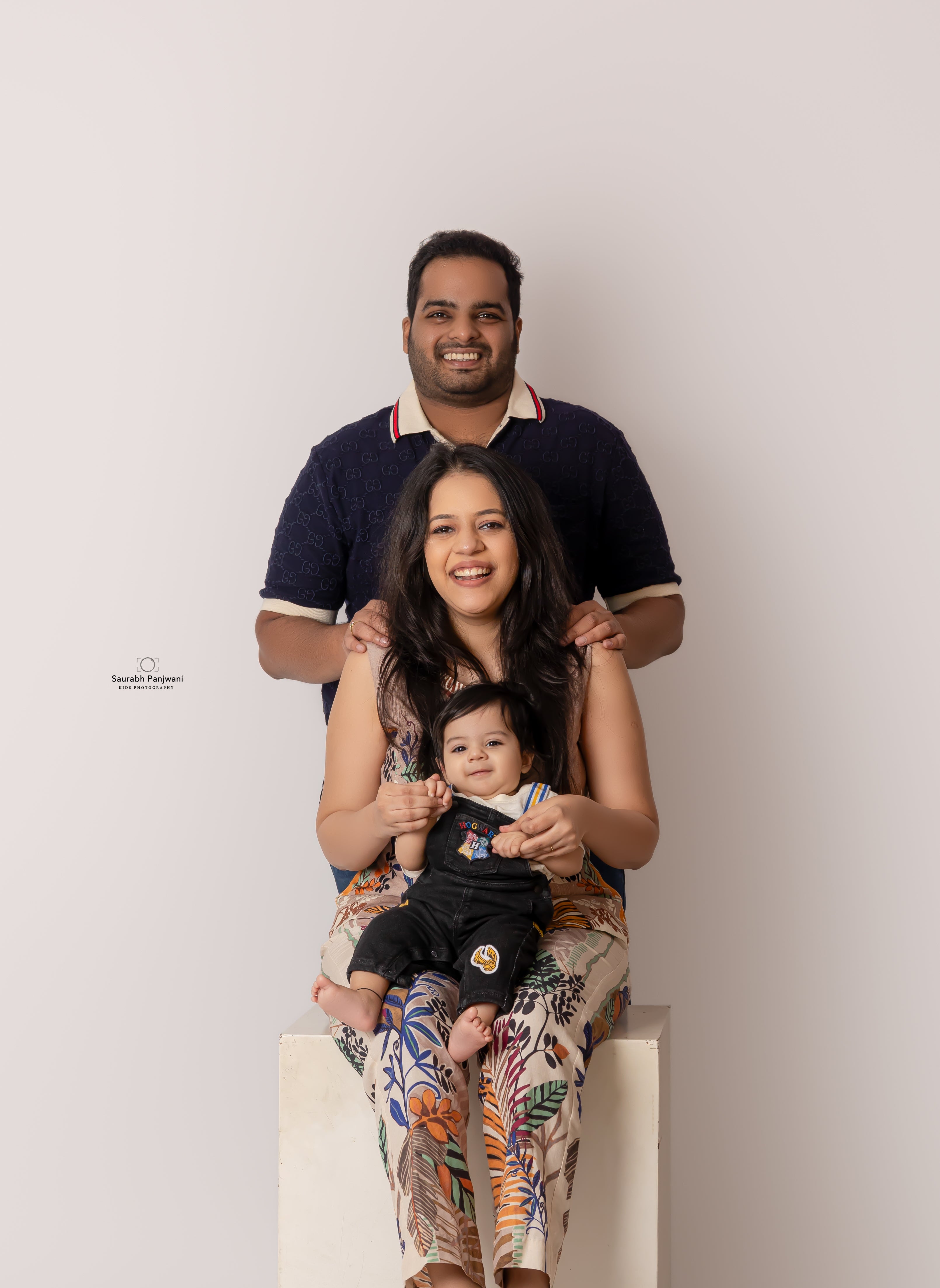 Family Session (Indoor + Outdoor)