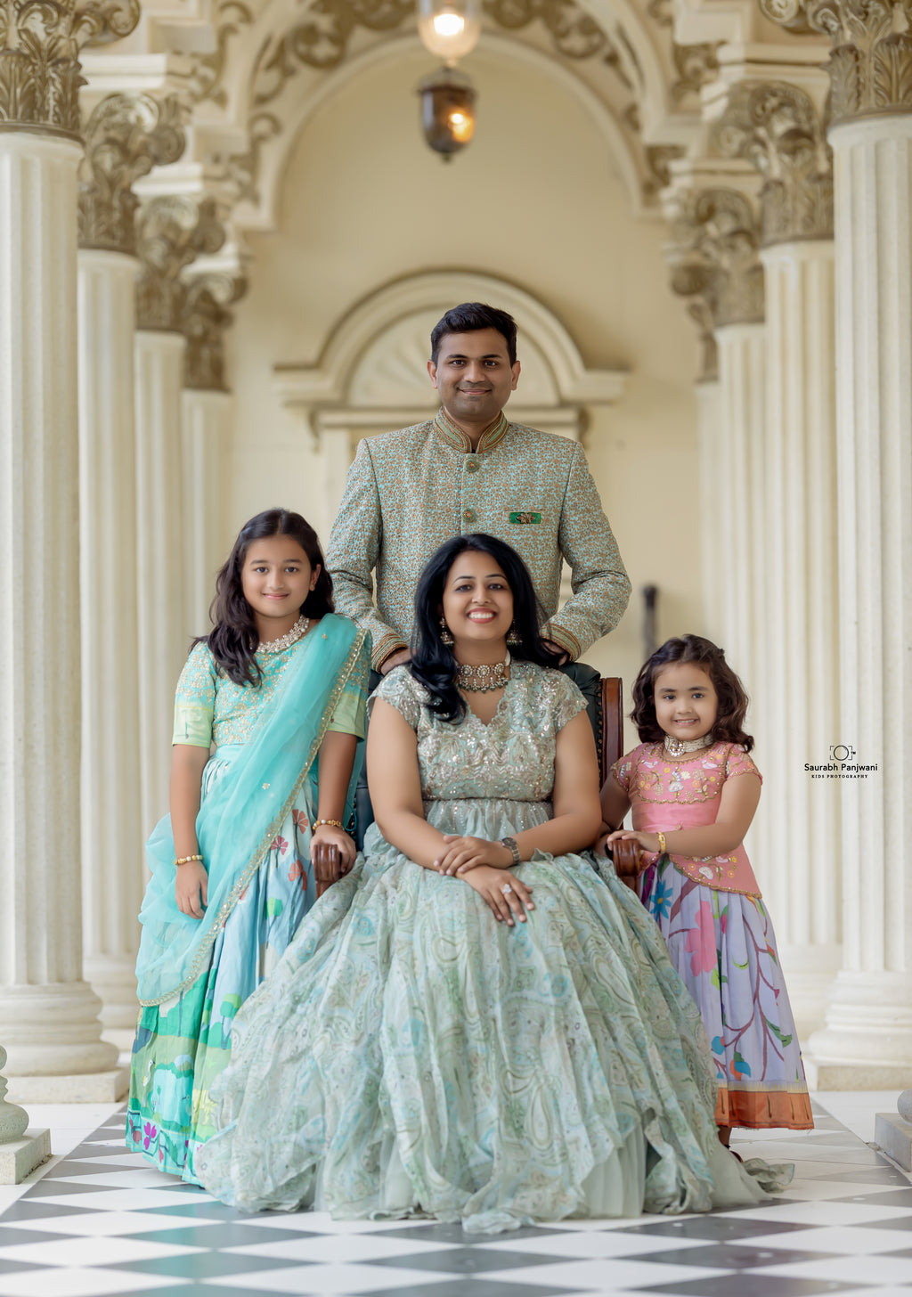 Family Session (Indoor + Outdoor)