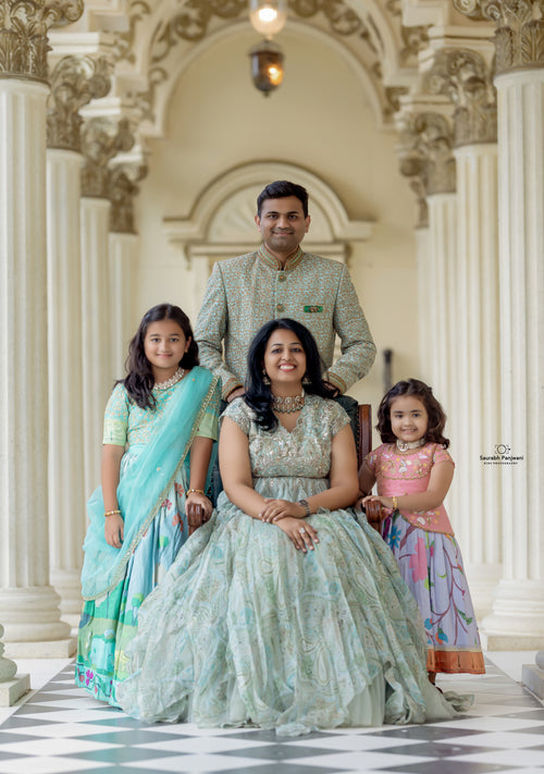 Family Session (Indoor + Outdoor)