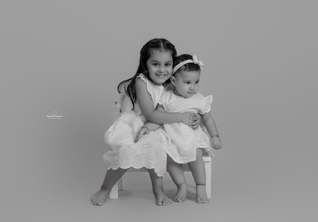 Sibling (Indoor)