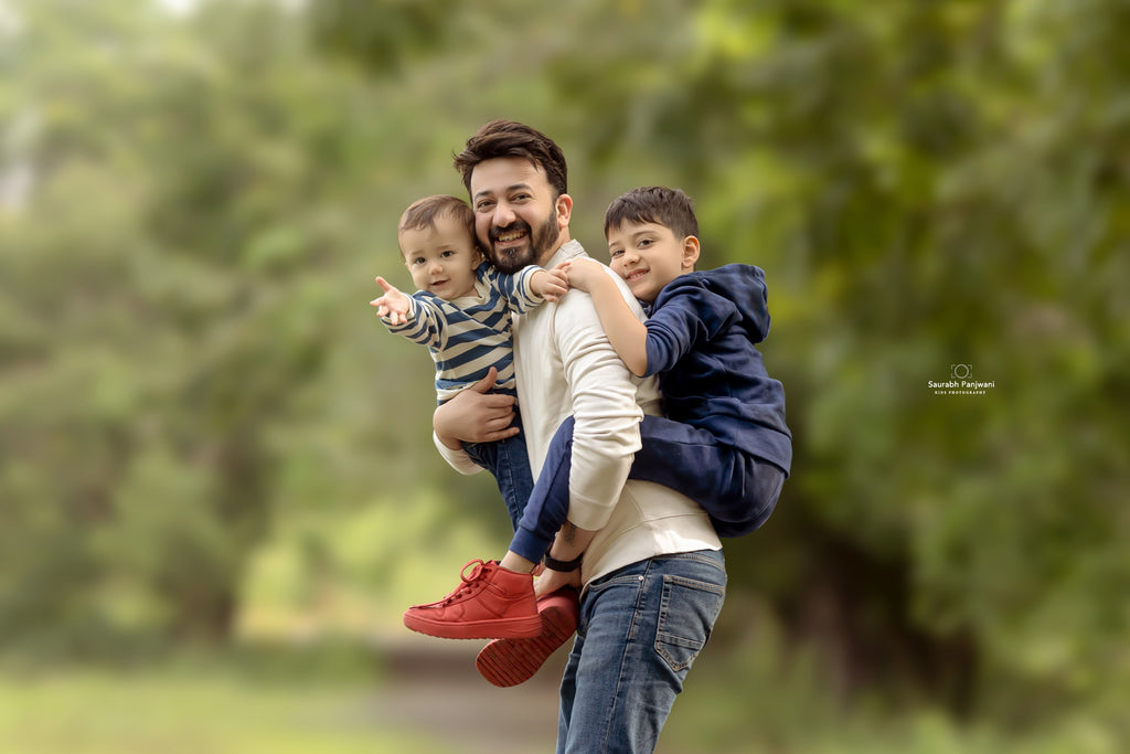 Family Session (Indoor + Outdoor)