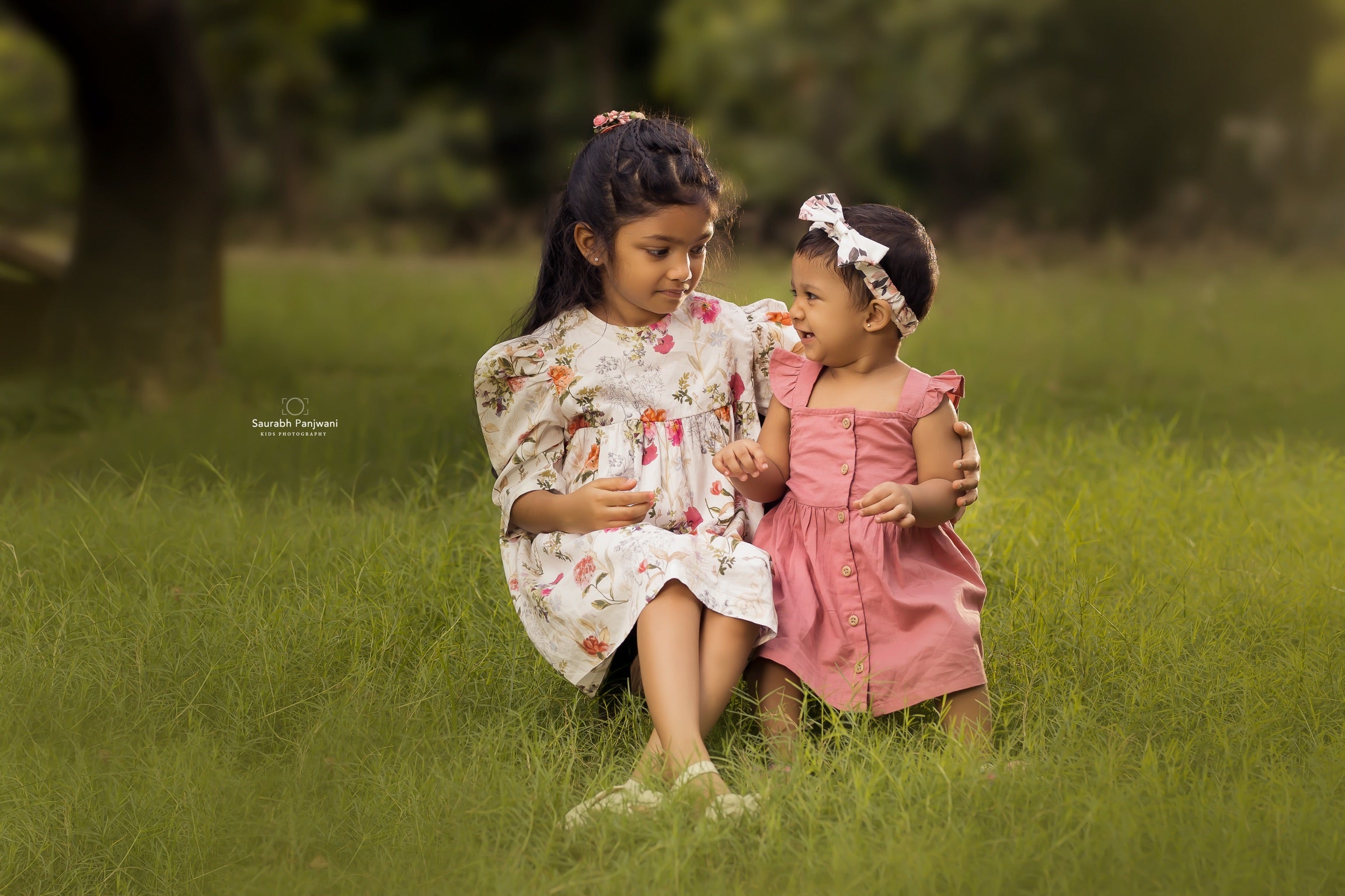 Sibling (Outdoor)