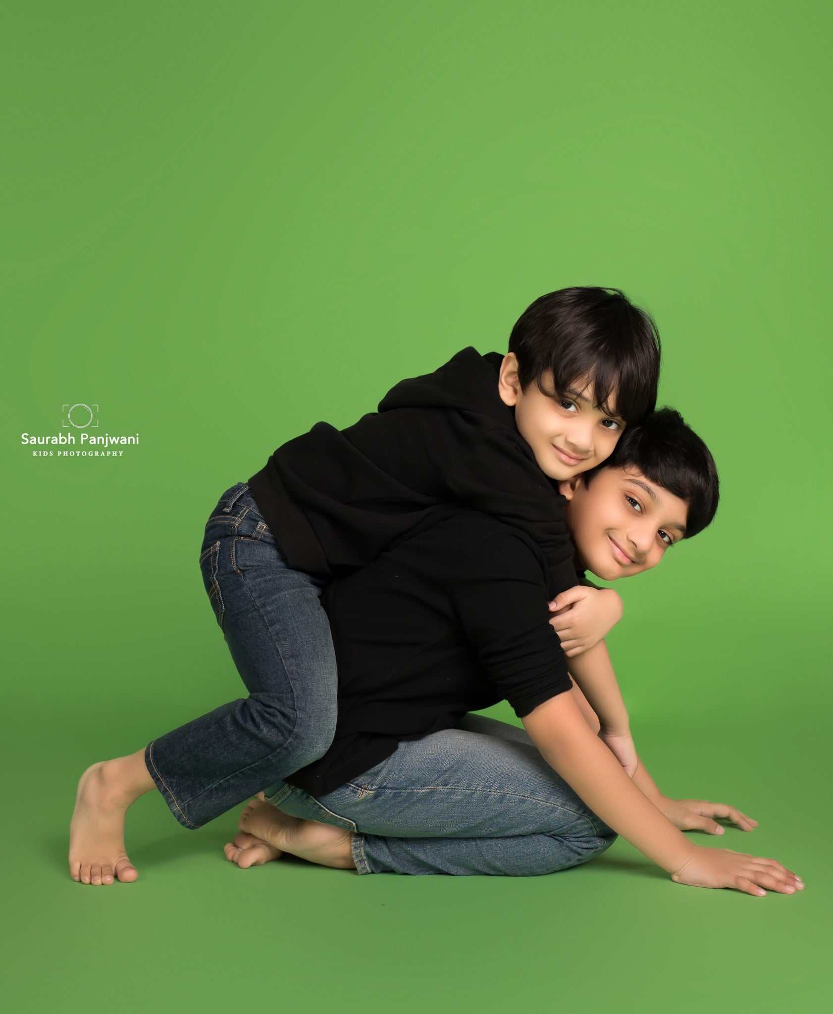 Sibling (Indoor)