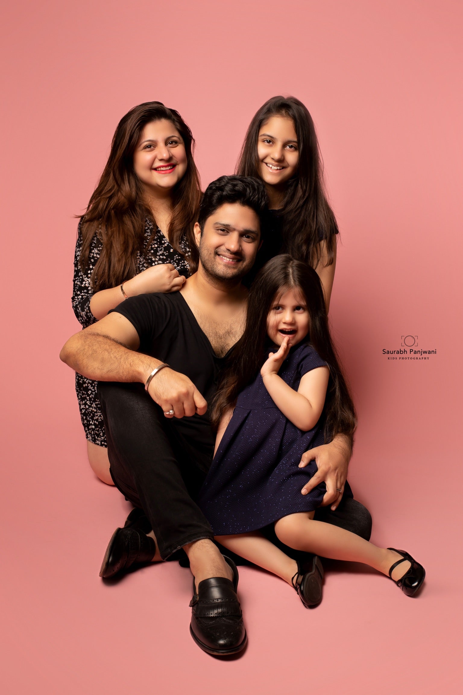 Family Session (Indoor + Outdoor)