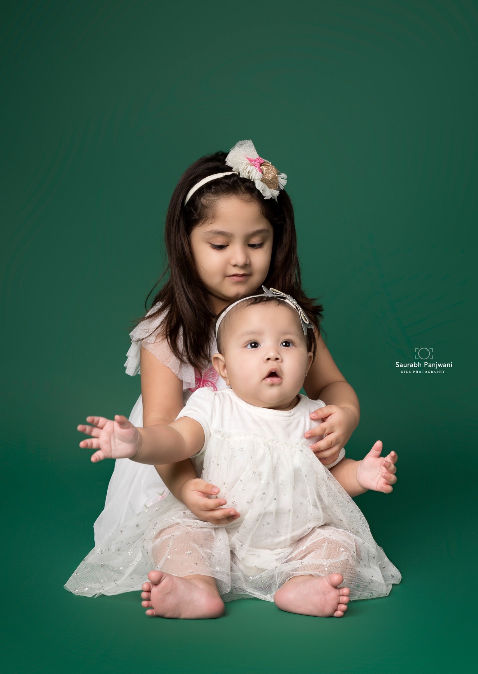 Sibling (Indoor)